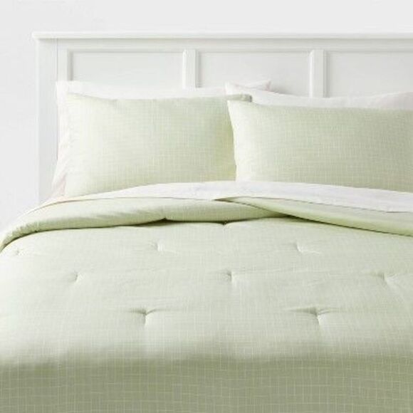 Room Essentials - Full/Queen Printed Comforter Set Light Green/White Green/White - Picture 1 of 4